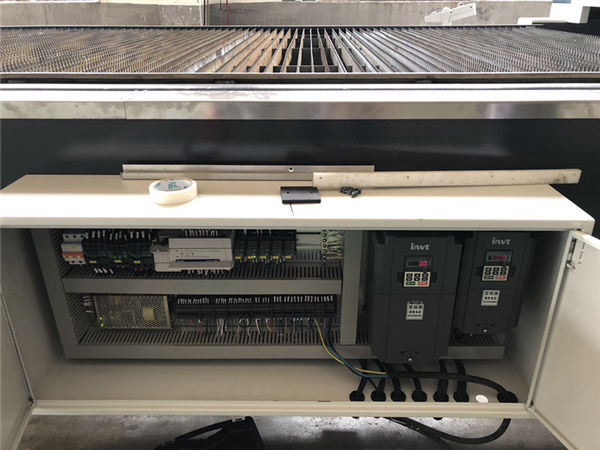 cnc metal cutting laser machine / pemotong laser serat optik